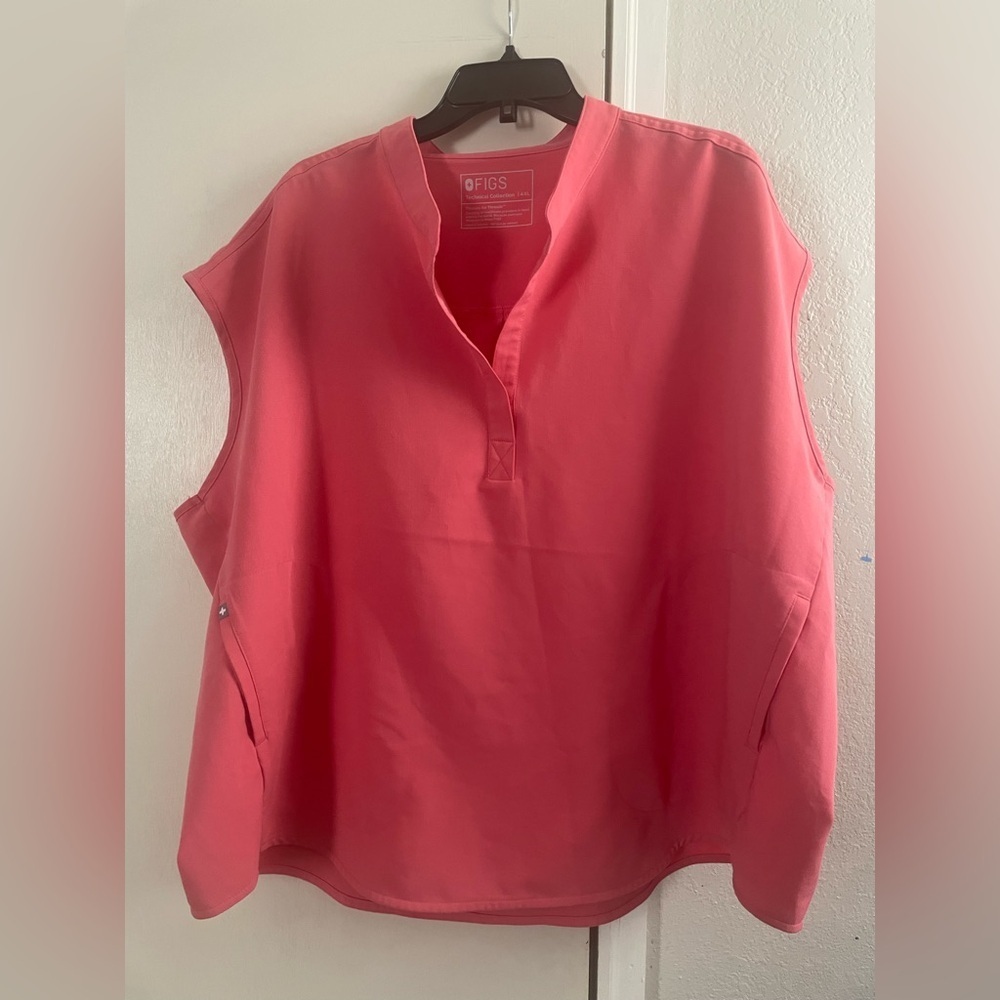 FIGS Rafaela Oversized Scrub Top - Picture 3 of 6